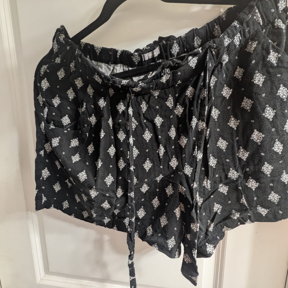Maurices Black and White Patterned Shorts